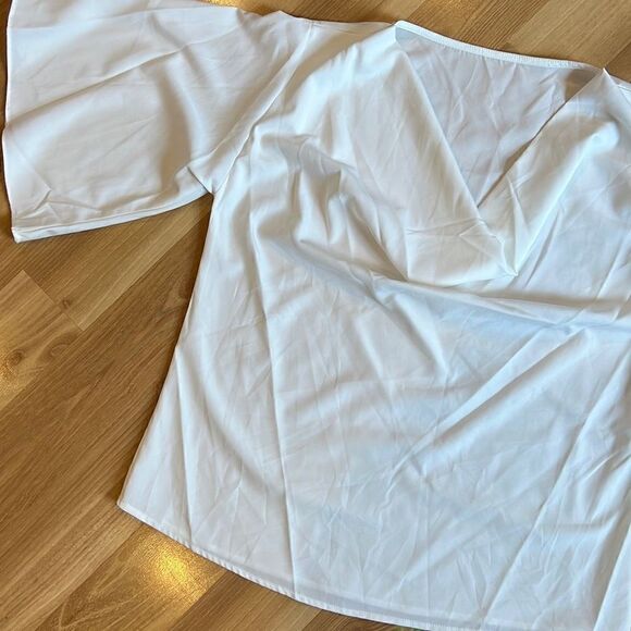 White Slouched Neck Flared Bell Sleeve Blouse Medium - Picture 2 of 4